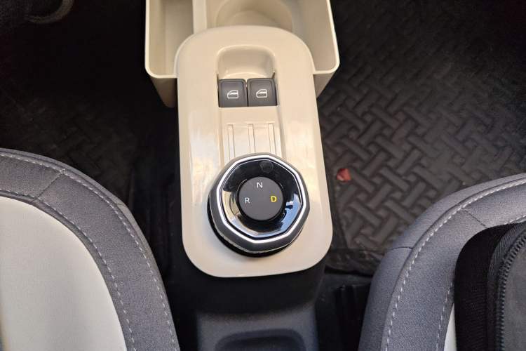 Used Geely Galaxy Panda 2025 210km Panda Rider Gear Lever