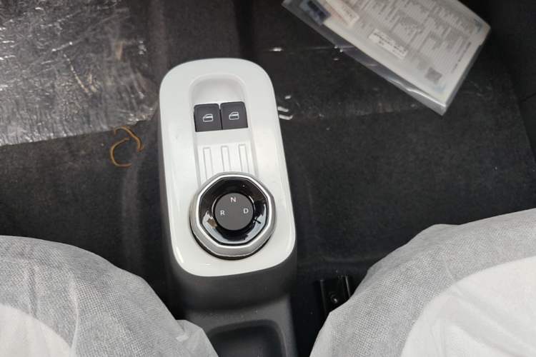 Used Geely Galaxy Panda 2025 210 km – Yuanqi Bear Gear Lever