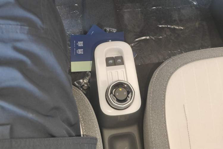 Used Geely Galaxy Panda 2025 210 km – Yuanqi Bear Gear Lever