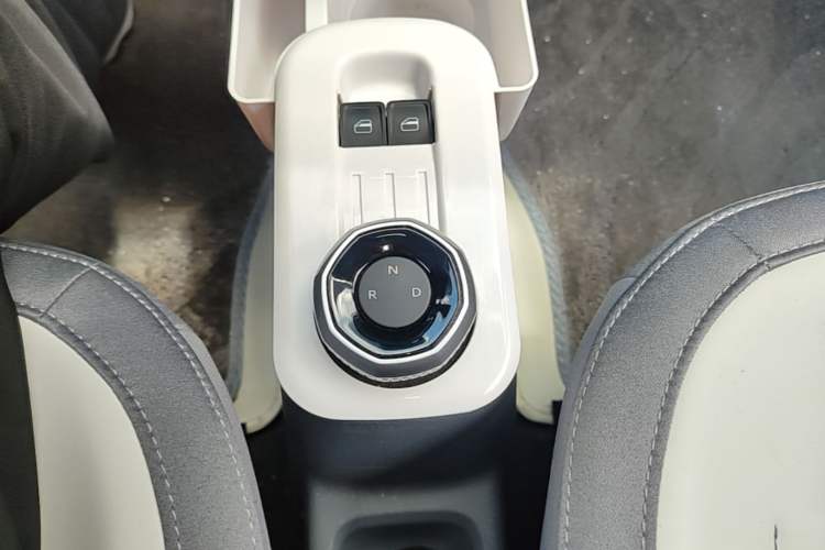 Used Geely Galaxy Panda 2025 210km Panda Rider Gear Lever