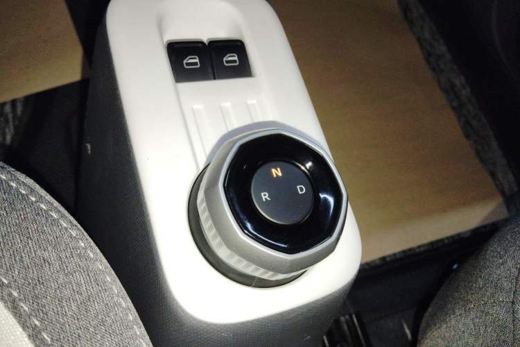 Used Geely Galaxy Panda 2025 210 km – Yuanqi Bear Gear Lever