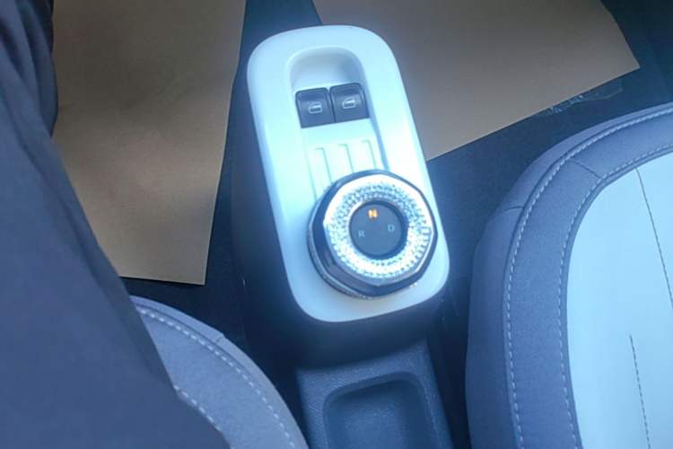 Used Geely Galaxy Panda 2025 210km Panda Rider Gear Lever