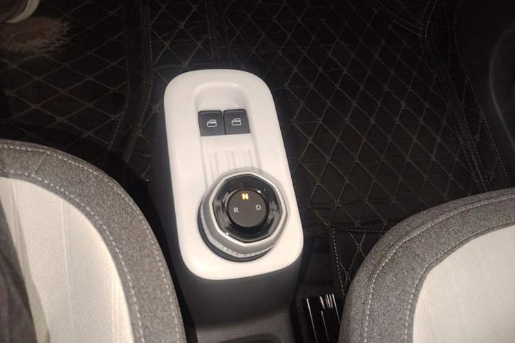 Used Geely Galaxy Panda 2025 210 km – Yuanqi Bear Gear Lever