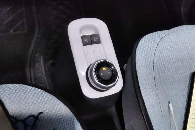 Used Geely Galaxy Panda 2025 210 km – Yuanqi Bear Gear Lever