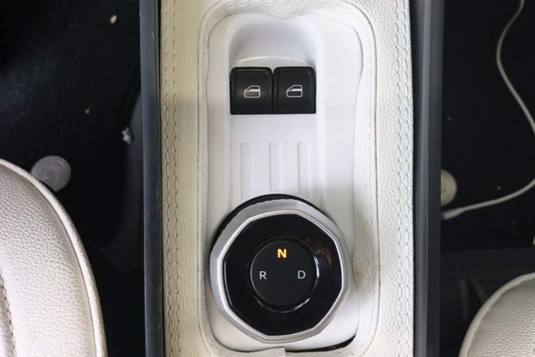 Used Geely Galaxy Panda 2025 210 km – Yuanqi Bear Gear Lever