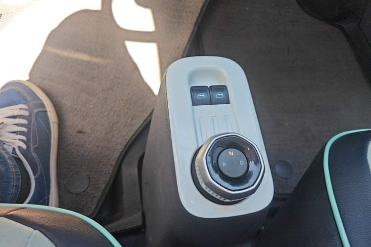 Used Geely Galaxy Panda 2025 210 km – Yuanqi Bear Gear Lever
