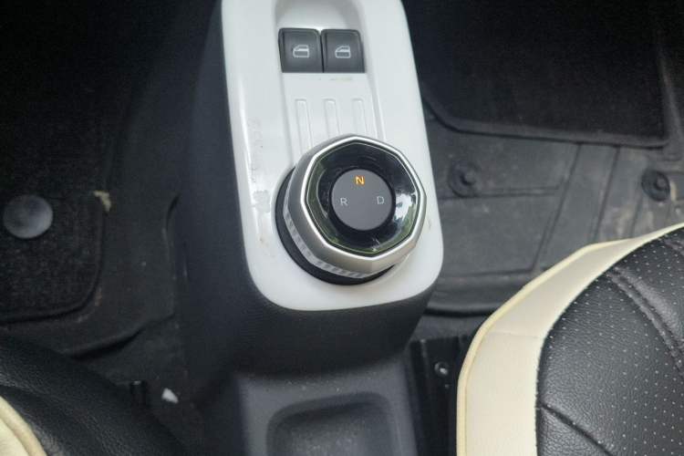 Used Geely Galaxy Panda 2025 210 km – Yuanqi Bear Gear Lever