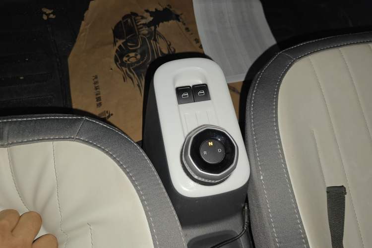 Used Geely Galaxy Panda 2025 210km Panda Rider Gear Lever