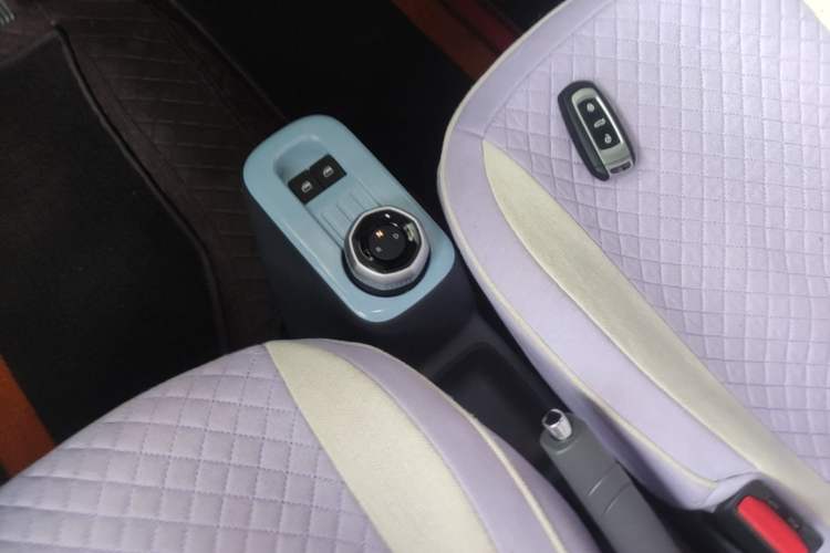 Used Geely Galaxy Panda 2025 210 km – Yuanqi Bear Gear Lever