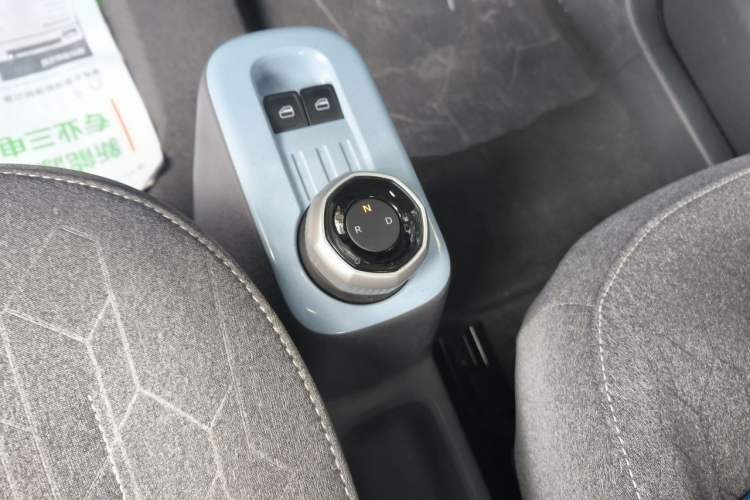 Used Geely Galaxy Panda 2025 210 km – Yuanqi Bear Gear Lever