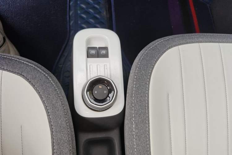 Used Geely Galaxy Panda 2025 210km Panda Rider Gear Lever