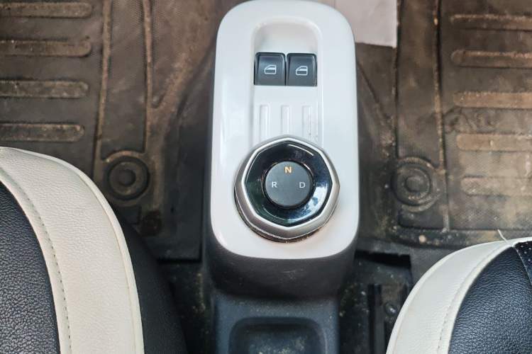Used Geely Galaxy Panda 2025 210 km – Yuanqi Bear Gear Lever