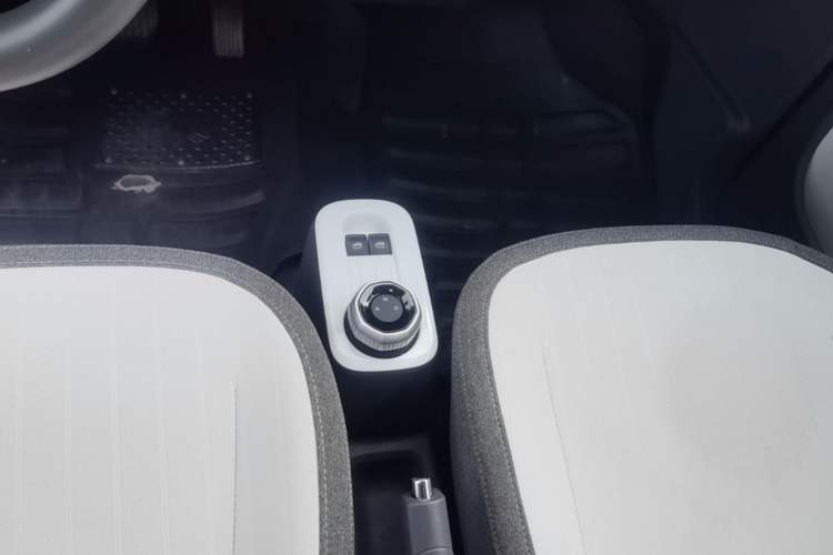 Used Geely Galaxy Panda 2025 210 km – Yuanqi Bear Gear Lever