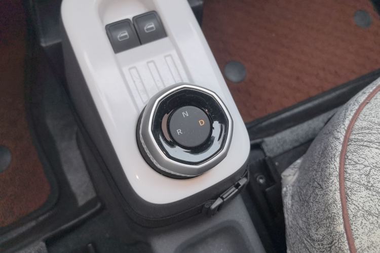 Used Geely Galaxy Panda 2025 210 km – Yuanqi Bear Gear Lever
