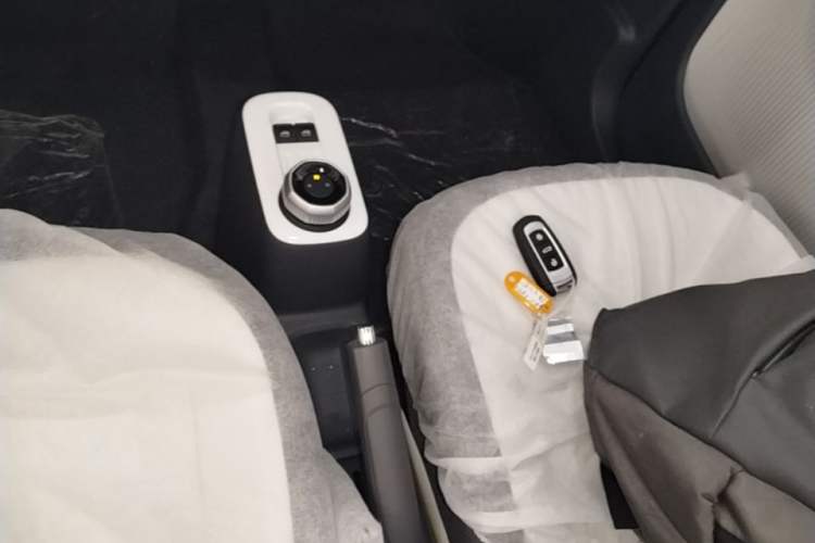 Used Geely Galaxy Panda 2025 210 km – Yuanqi Bear Gear Lever