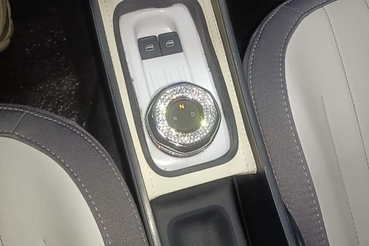 Used Geely Galaxy Panda 2025 210km Panda Rider Gear Lever