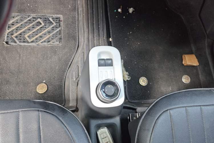 Used Geely Galaxy Panda 2025 210 km – Yuanqi Bear Gear Lever