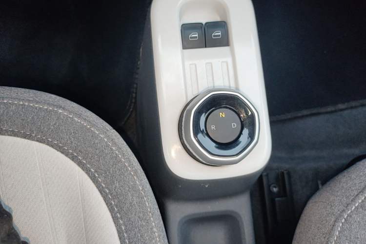 Used Geely Galaxy Panda 2025 210 km – Yuanqi Bear Gear Lever