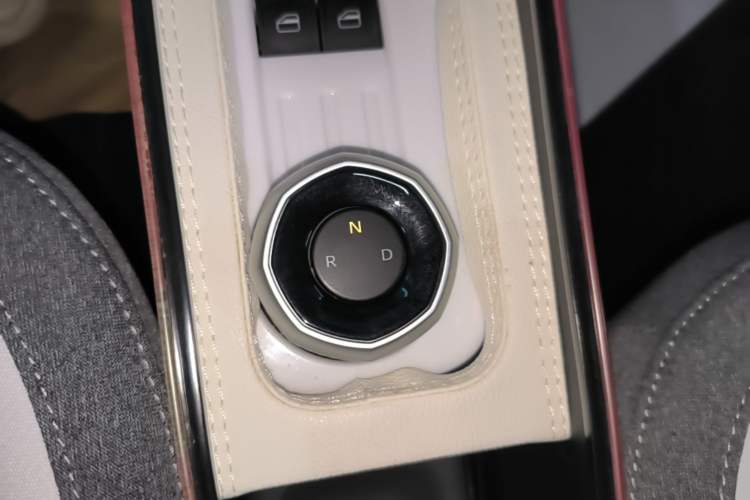 Used Geely Galaxy Panda 2025 210 km – Yuanqi Bear Gear Lever