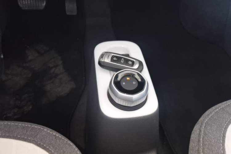 Used Geely Galaxy Panda 2025 210 km – Yuanqi Bear Gear Lever