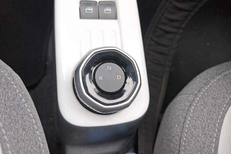 Used Geely Galaxy Panda 2025 210 km – Yuanqi Bear Gear Lever