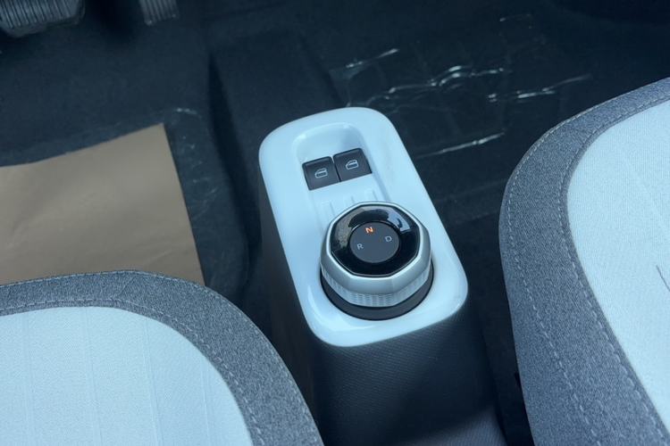 Used Geely Galaxy Panda 2025 210 km – Yuanqi Bear Gear Lever