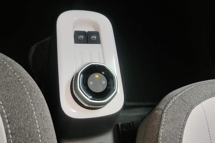 Used Geely Galaxy Panda 2025 210km Panda Rider Gear Lever