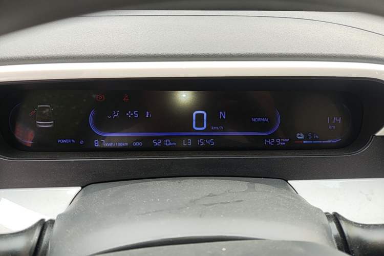 Used Geely Galaxy Panda 2025 210 km – Yuanqi Bear Instrument Cluster
