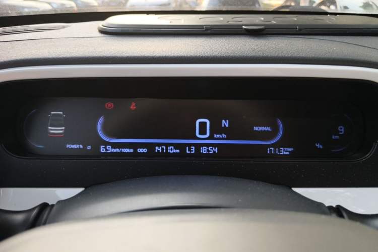 Used Geely Galaxy Panda 2025 210 km – Yuanqi Bear Instrument Cluster