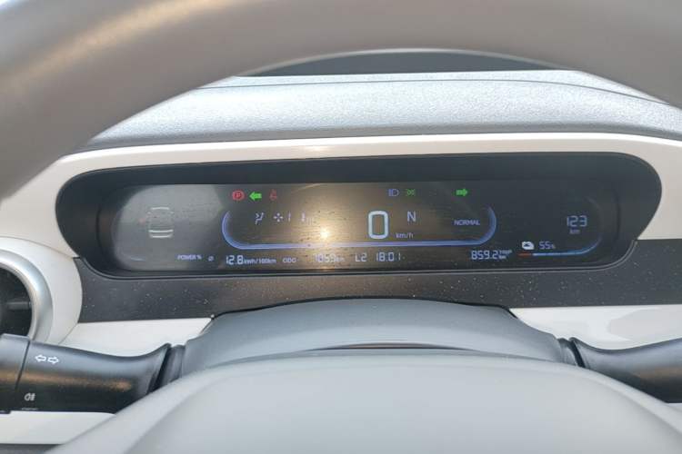 Used Geely Galaxy Panda 2025 210 km – Yuanqi Bear Instrument Cluster