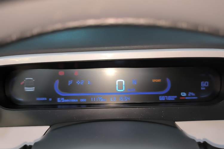 Used Geely Galaxy Panda 2025 210 km – Yuanqi Bear Instrument Cluster