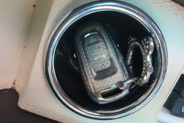 Used Geely Galaxy Panda 2025 210 km – Yuanqi Bear Interior 1