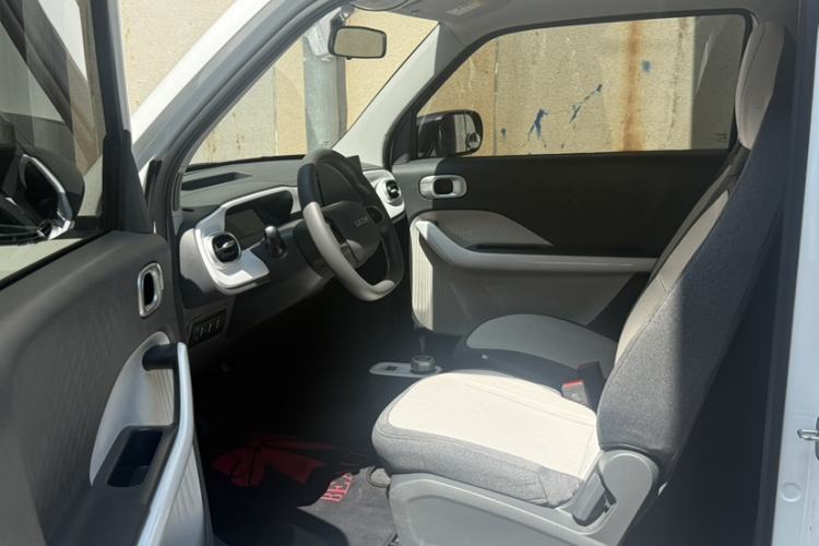 Used Geely Galaxy Panda 2025 210 km – Yuanqi Bear Interior 1