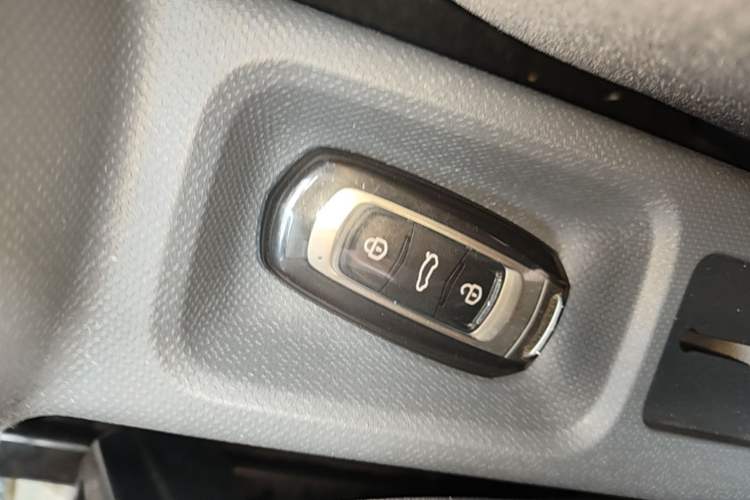 Used Geely Galaxy Panda 2025 210km Panda Rider Interior 1