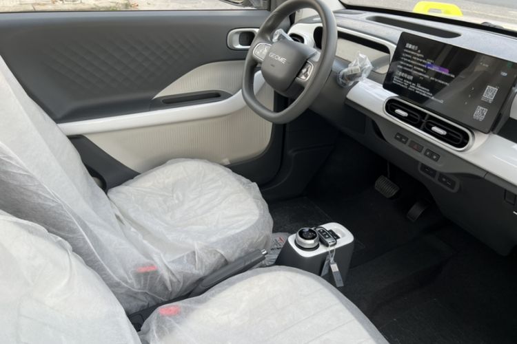 Used Geely Galaxy Panda 2025 210km Panda Rider Interior 11