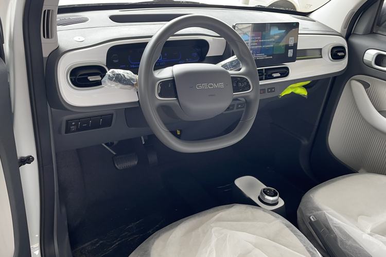 Used Geely Galaxy Panda 2025 210 km – Yuanqi Bear Interior 3