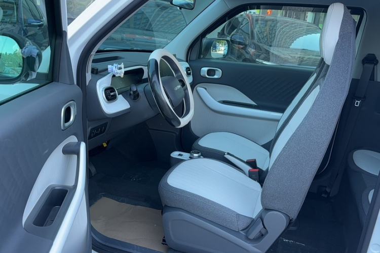 Used Geely Galaxy Panda 2025 210 km – Yuanqi Bear Interior 4
