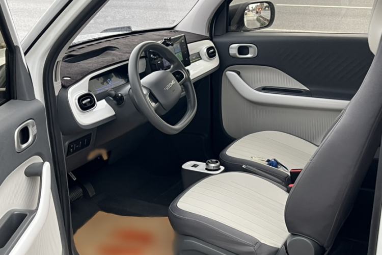 Used Geely Galaxy Panda 2025 210km Panda Kart Interior 5