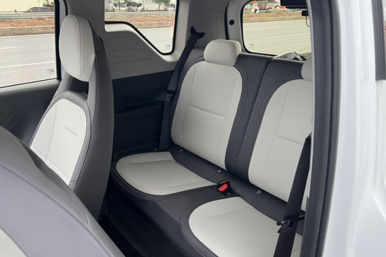 Used Geely Galaxy Panda 2025 210km Panda Kart Interior 6