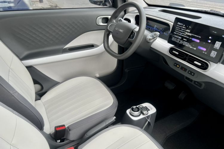 Used Geely Galaxy Panda 2025 210km Panda Kart Interior 7