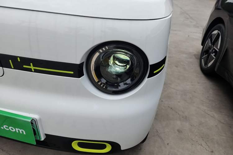 Used Geely Galaxy Panda 2025 210 km – Yuanqi Bear Left Front Headlight