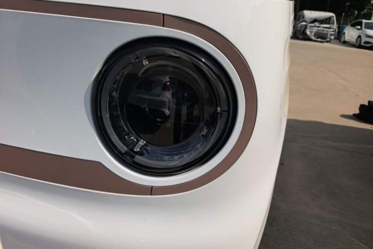 Used Geely Galaxy Panda 2025 210 km – Yuanqi Bear Left Front Headlight