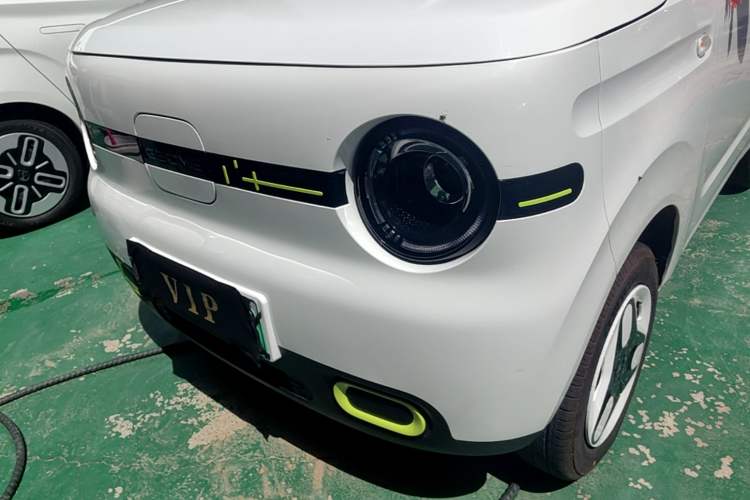 Used Geely Galaxy Panda 2025 210 km – Yuanqi Bear Left Front Headlight