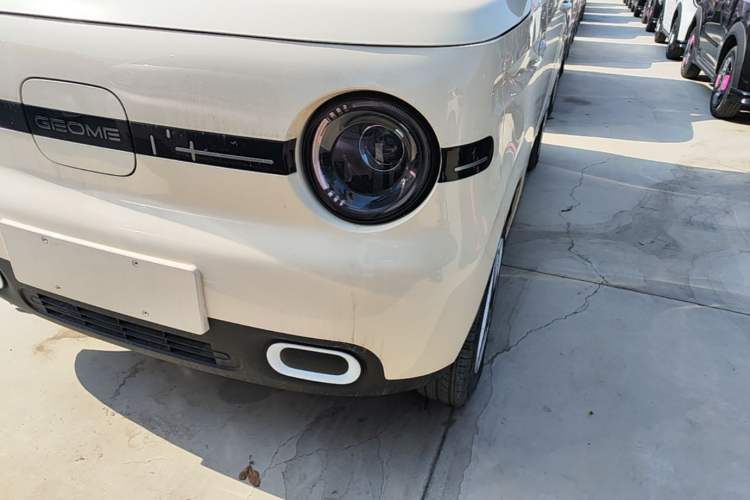 Used Geely Galaxy Panda 2025 210 km – Yuanqi Bear Left Front Headlight