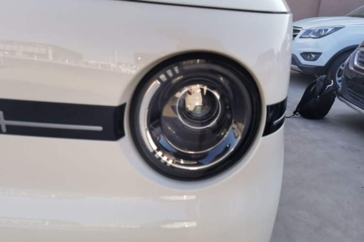 Used Geely Galaxy Panda 2025 210 km – Yuanqi Bear Left Front Headlight