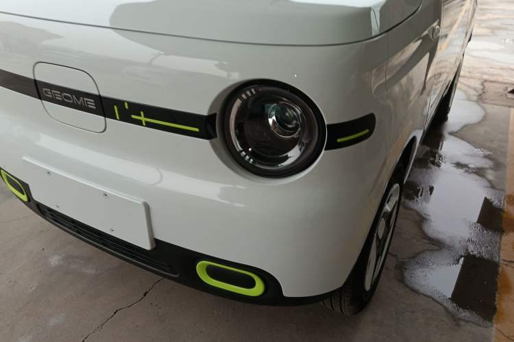 Used Geely Galaxy Panda 2025 210 km – Yuanqi Bear Left Front Headlight