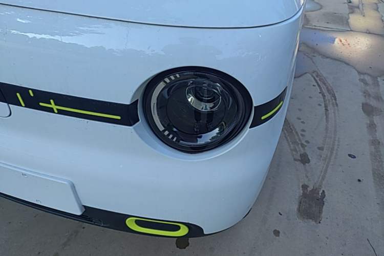 Used Geely Galaxy Panda 2025 210 km – Yuanqi Bear Left Front Headlight