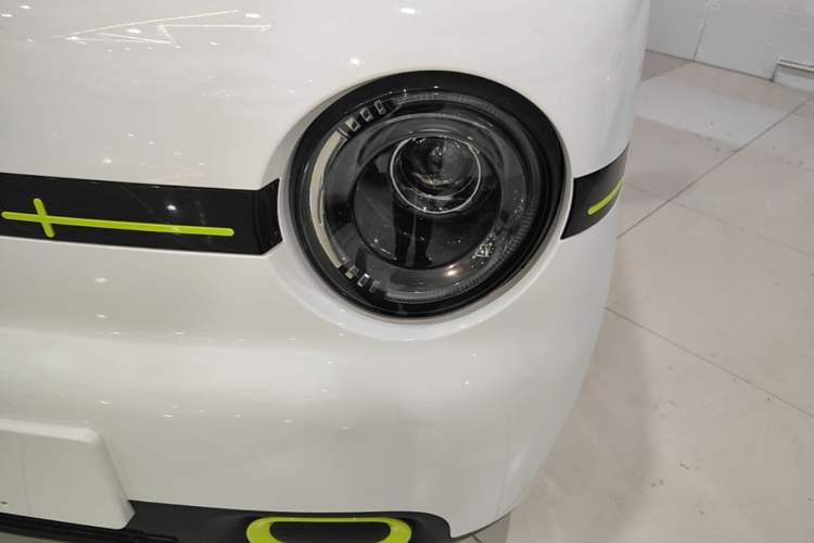Used Geely Galaxy Panda 2025 210 km – Yuanqi Bear Left Front Headlight