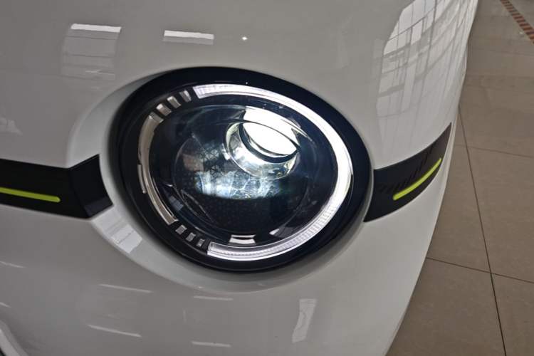 Used Geely Galaxy Panda 2025 210 km – Yuanqi Bear Left Front Headlight