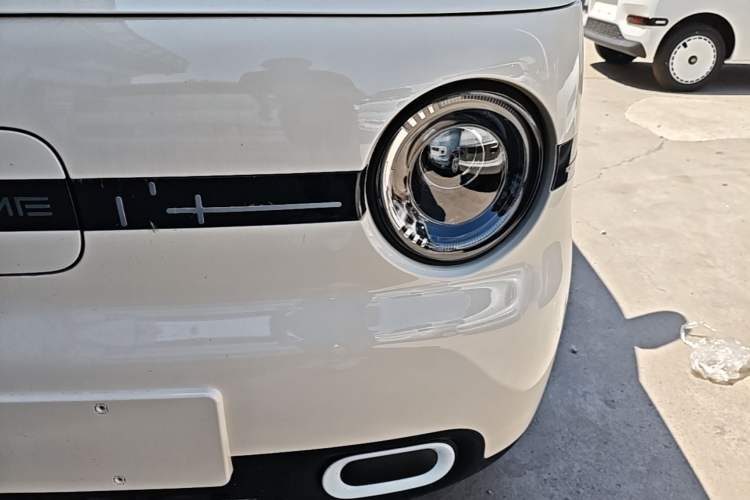 Used Geely Galaxy Panda 2025 210 km – Yuanqi Bear Left Front Headlight